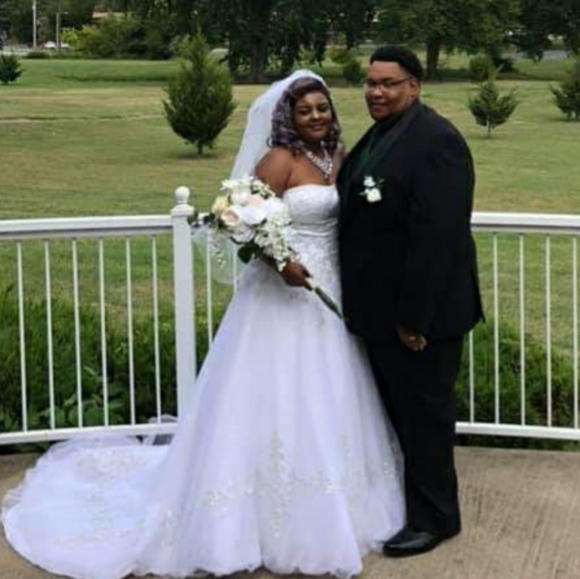 🤴🏿👸🏿WEDDING DRESS - Picture 4 of 4